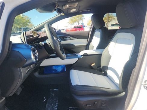 New 2026 Chevrolet Equinox EV LT image 5