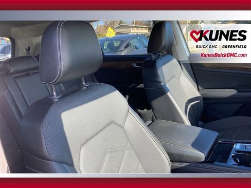 Used 2024 Volkswagen Atlas SE image 47