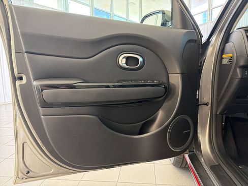 Used 2018 Kia Soul ! w/ Tech Package FWD image 21