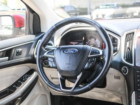 Used 2017 Ford Edge Titanium FWD image 16