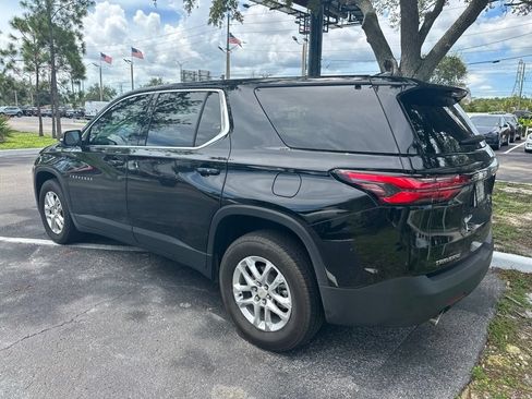 Used 2023 Chevrolet Traverse LS w/ Safety Package FWD image 4
