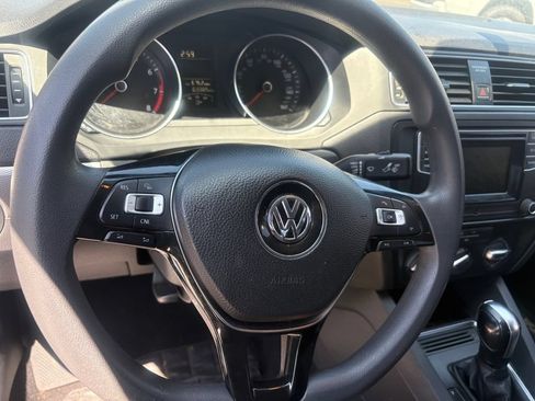 Used 2017 Volkswagen Jetta S FWD image 9