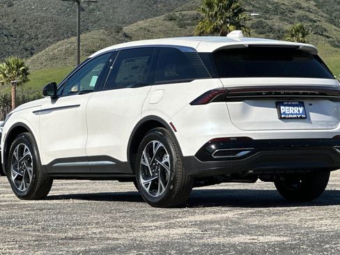 New 2026 Lincoln Nautilus Premier image 5