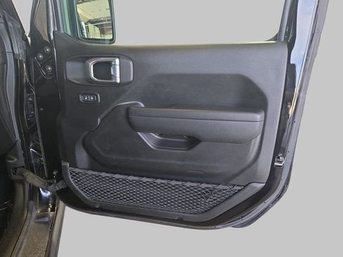 Used 2022 Jeep Gladiator Willys image 12