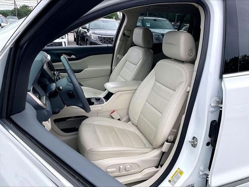 Used 2023 GMC Acadia Denali AWD/4WD image 9