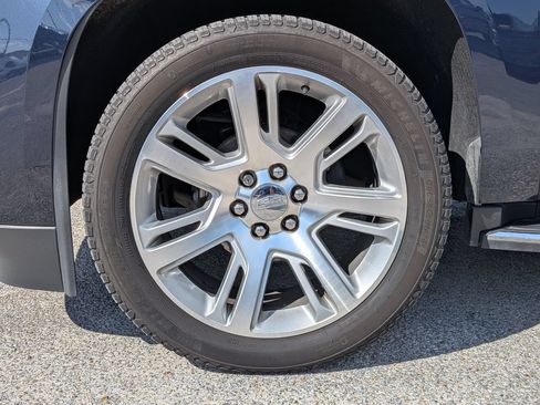 Used 2020 Cadillac Escalade Luxury AWD/4WD image 22