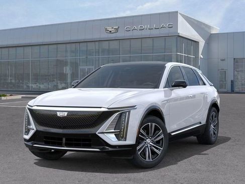 New 2026 Cadillac Lyriq Premium Luxury w/ LPO, Floor Liner Package AWD/4WD image 6