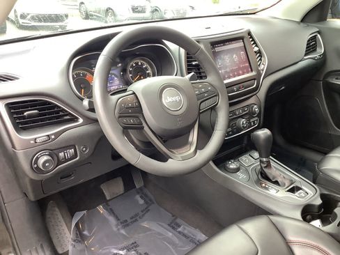 Used 2022 Jeep Cherokee Trailhawk w/ Sun & Sound Group AWD/4WD image 14