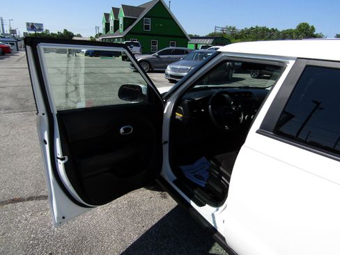 Used 2018 Kia Soul image 14