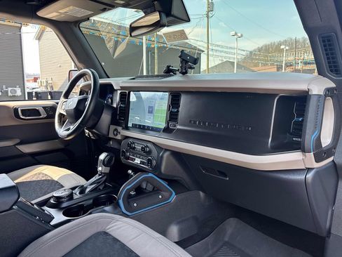 Used 2022 Ford Bronco Wildtrak image 35