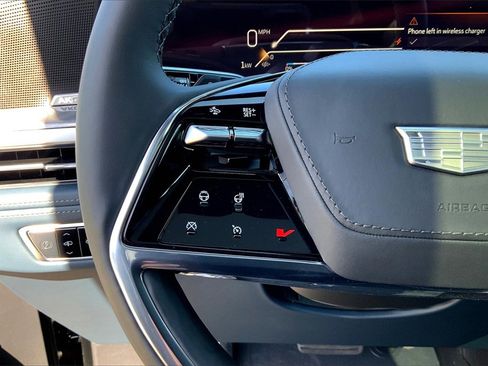 Used 2025 Cadillac Escalade IQ Luxury 2 image 22