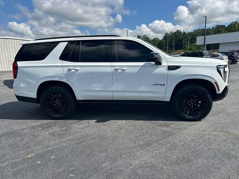 Used 2026 GMC Yukon AT4 w/ AT4 Premium Plus Package AWD/4WD image 5