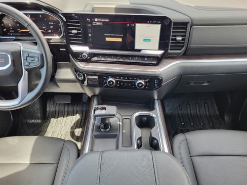 Used 2026 GMC Sierra 1500 SLT image 16
