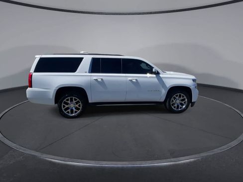 Used 2019 Chevrolet Suburban LT AWD/4WD image 9