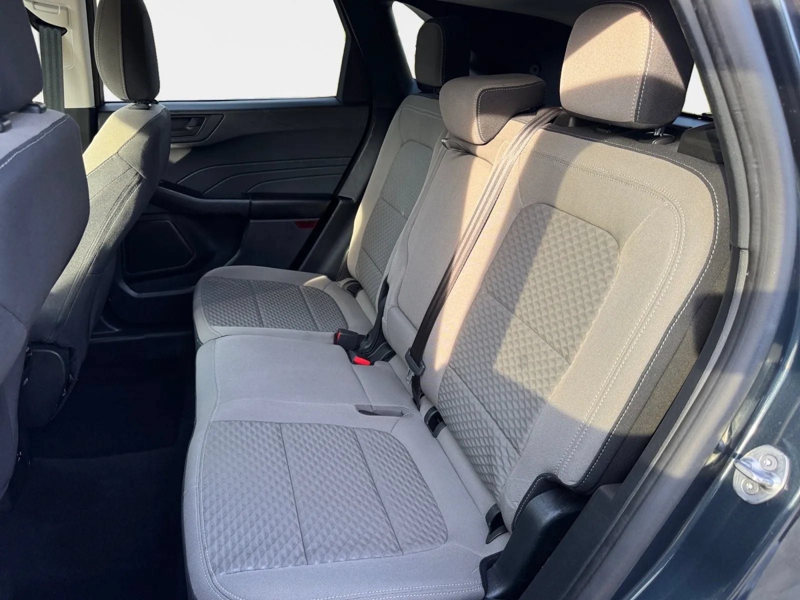 Used 2022 Ford Escape SE w/ Convenience Package FWD image 11