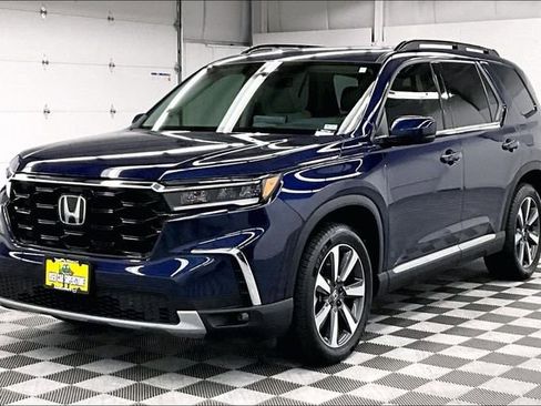 Used 2025 Honda Pilot Touring image 12