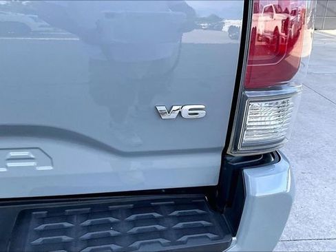 Used 2020 Toyota Tacoma TRD Sport AWD/4WD image 23