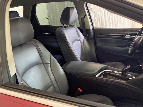 Used 2019 Buick Enclave Essence FWD image 29