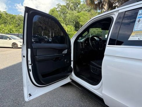 Used 2019 Ford Expedition Limited w/ Equipment Group 303A RWD image 9