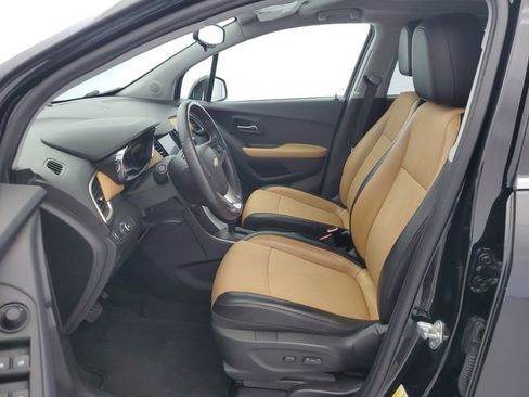 Used 2020 Chevrolet Trax LT w/ Driver Confidence Package FWD image 18
