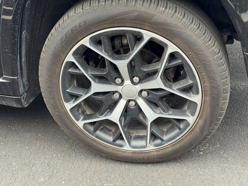 Used 2023 Jeep Grand Cherokee Summit image 10