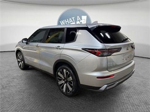 New 2026 Mitsubishi Outlander SE image 6