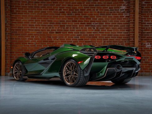 Used 2021 Lamborghini Sian Roadster image 3
