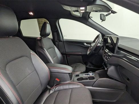 Certified 2023 Ford Escape ST-Line w/ Tech Pack #1 image 37