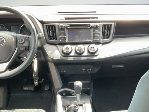 Used 2017 Toyota RAV4 LE FWD image 7