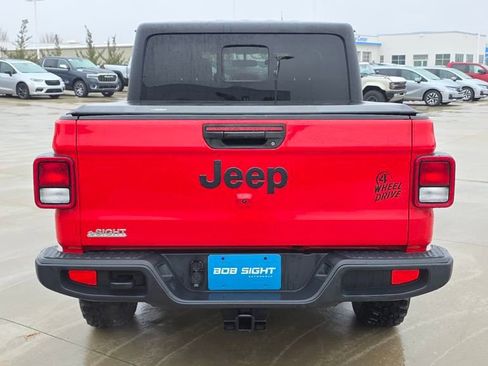 Used 2021 Jeep Gladiator Willys image 4