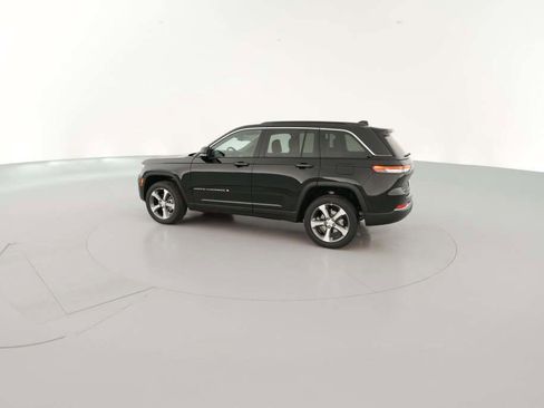 New 2025 Jeep Grand Cherokee Limited w/ Trailer Tow Package image 7