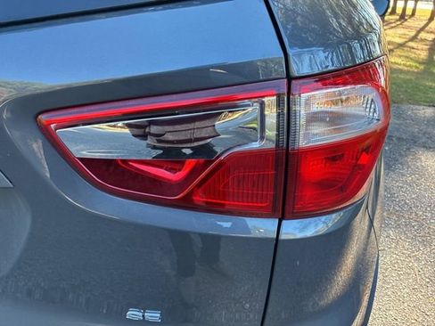 Used 2022 Ford EcoSport SE w/ SE Convenience Package image 14