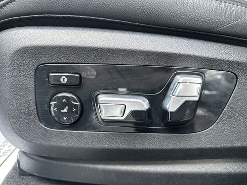 Certified 2022 BMW X7 xDrive40i w/ Executive Package image 13