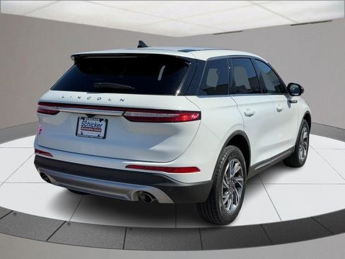 Used 2023 Lincoln Corsair FWD image 3