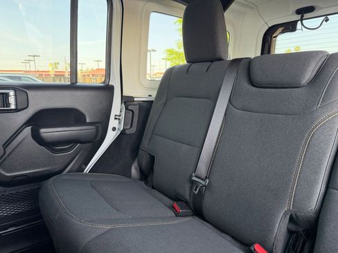 Used 2025 Jeep Wrangler Sport S image 38