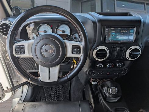 Used 2012 Jeep Wrangler Sahara image 15