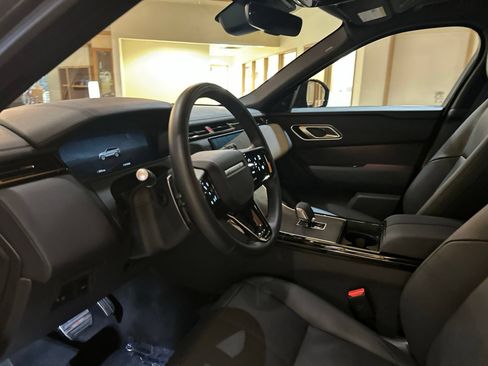 Certified 2026 Land Rover Range Rover Velar Dynamic SE AWD/4WD image 9