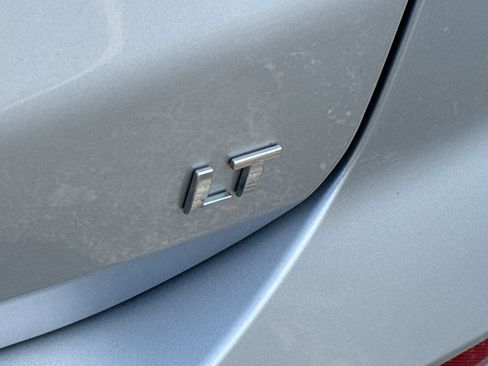 Used 2018 Chevrolet Equinox LT FWD image 8