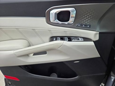 Certified 2024 Kia Sorento SX Prestige AWD/4WD image 17