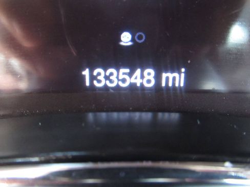 Used 2015 Jeep Grand Cherokee Overland w/ Advanced Technology Group AWD/4WD image 22