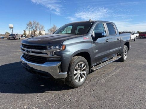 Used 2022 Chevrolet Silverado 1500 LT w/ Z71 Off-Road Package image 1