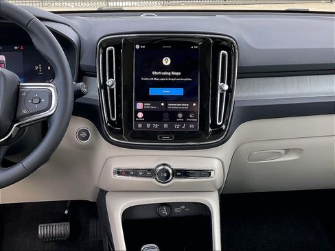 New 2026 Volvo XC40 B5 Plus w/ Protection Package Premier AWD/4WD image 9
