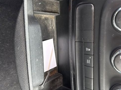 Used 2019 RAM 1500 Classic SLT image 14