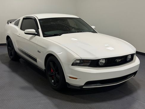 Used 2011 Ford Mustang GT Premium w/ 401A Rapid Spec Order Code RWD image 4