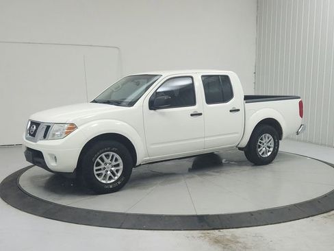 Used 2019 Nissan Frontier SV w/ Value Truck Package RWD image 3
