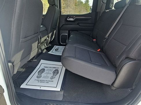 Used 2025 Chevrolet Silverado 1500 LT image 18