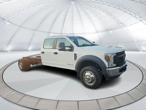 Used 2019 Ford F550 2WD Crew Cab Super Duty image 3
