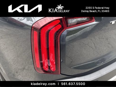 Certified 2021 Kia Telluride SX w/ Towing Package FWD image 7