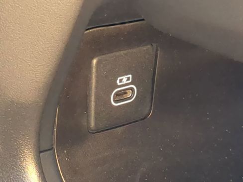 Used 2025 Land Rover Range Rover Sport Dynamic SE image 32