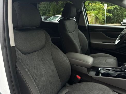 Used 2019 Hyundai Santa Fe SE image 9